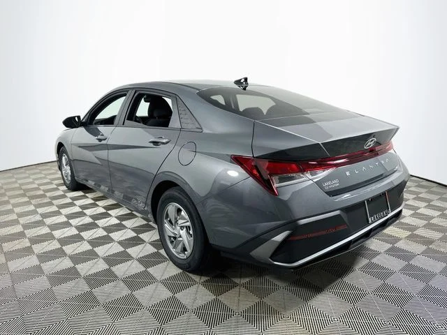 New 2026 Hyundai ELANTRA SE