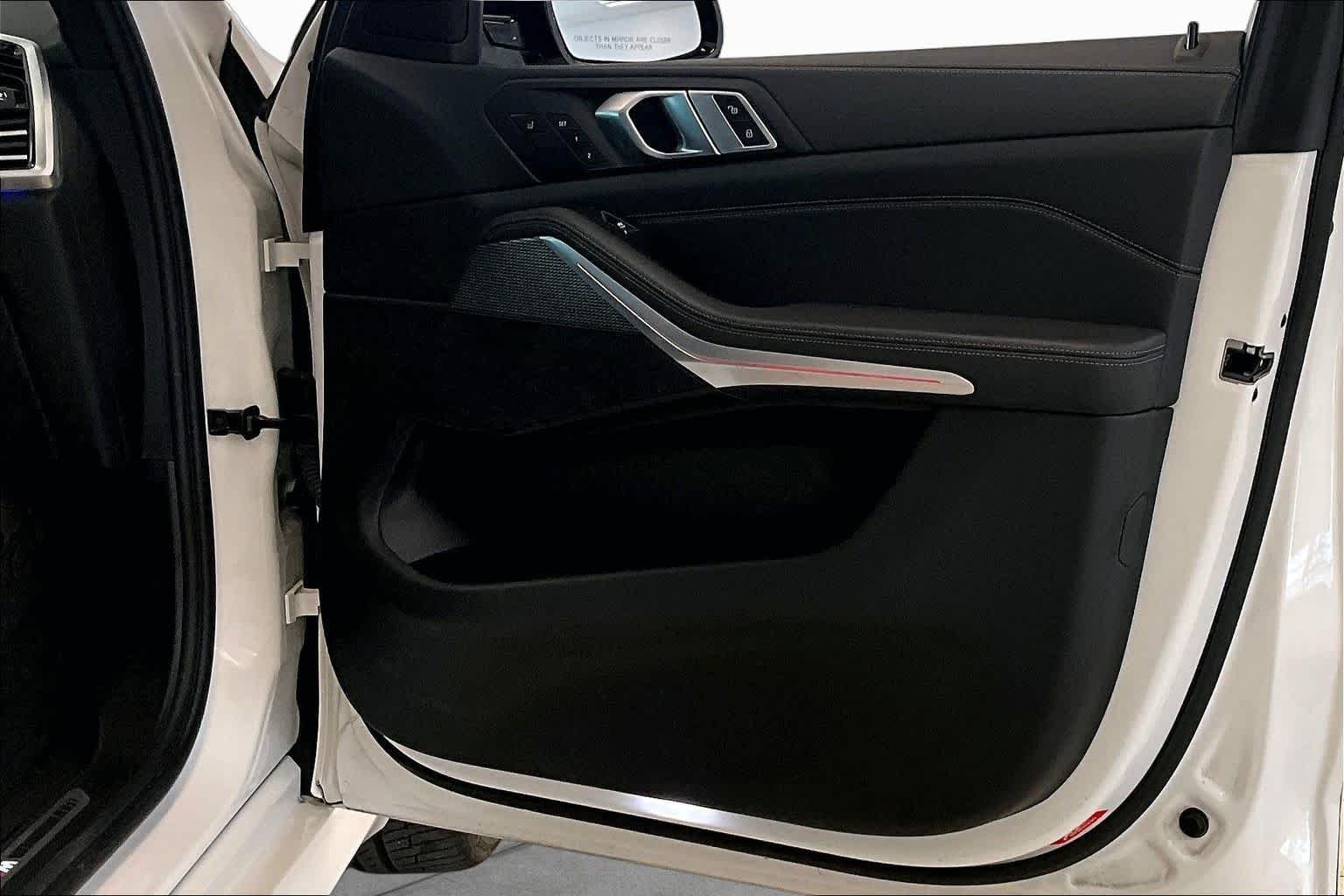 Used 2022 Alpine White BMW sDrive40i image 22