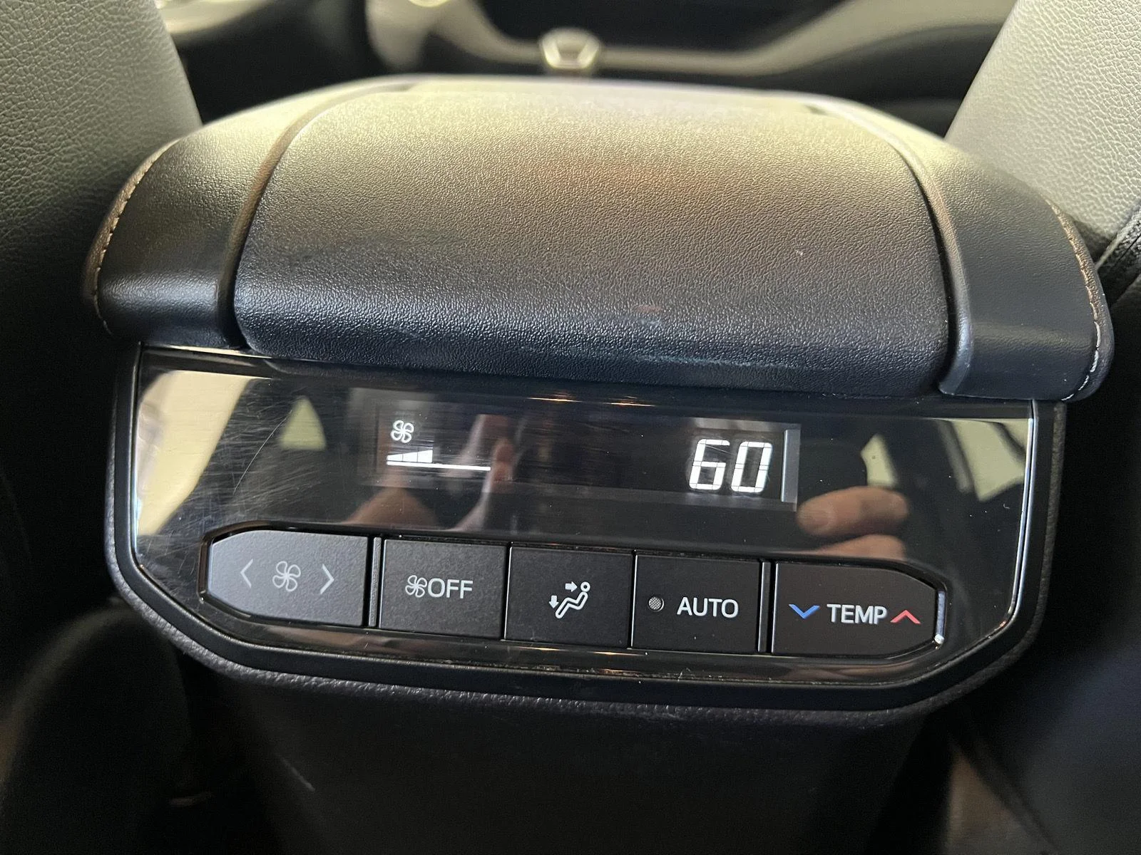 Used 2024 Wind Chill Pearl Toyota XSE image 27
