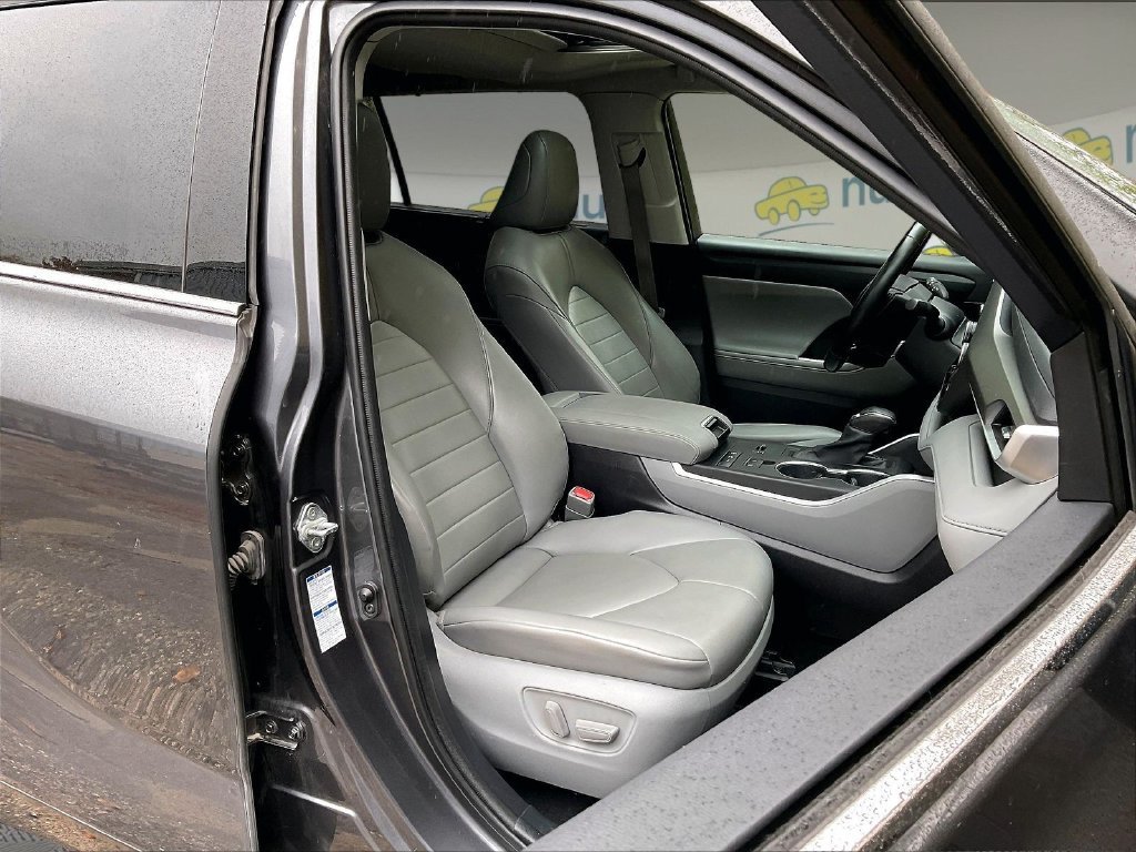 Used 2021 Magnetic Gray Metallic Toyota XLE image 11