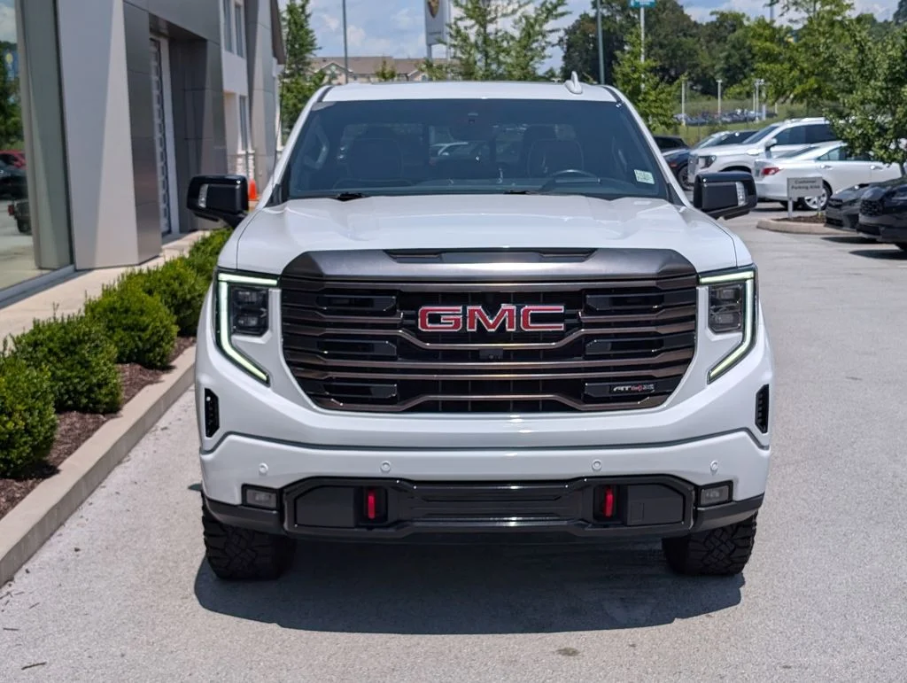 Used 2023 White GMC AT4X image 10