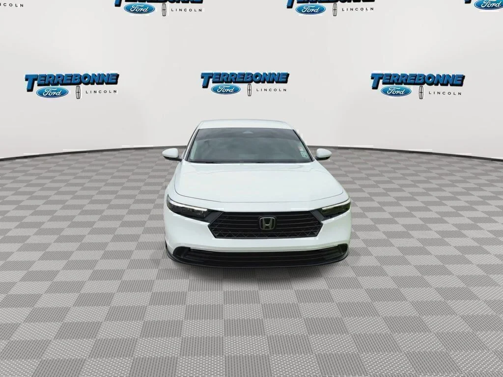 Used 2024 White Honda LX image 3