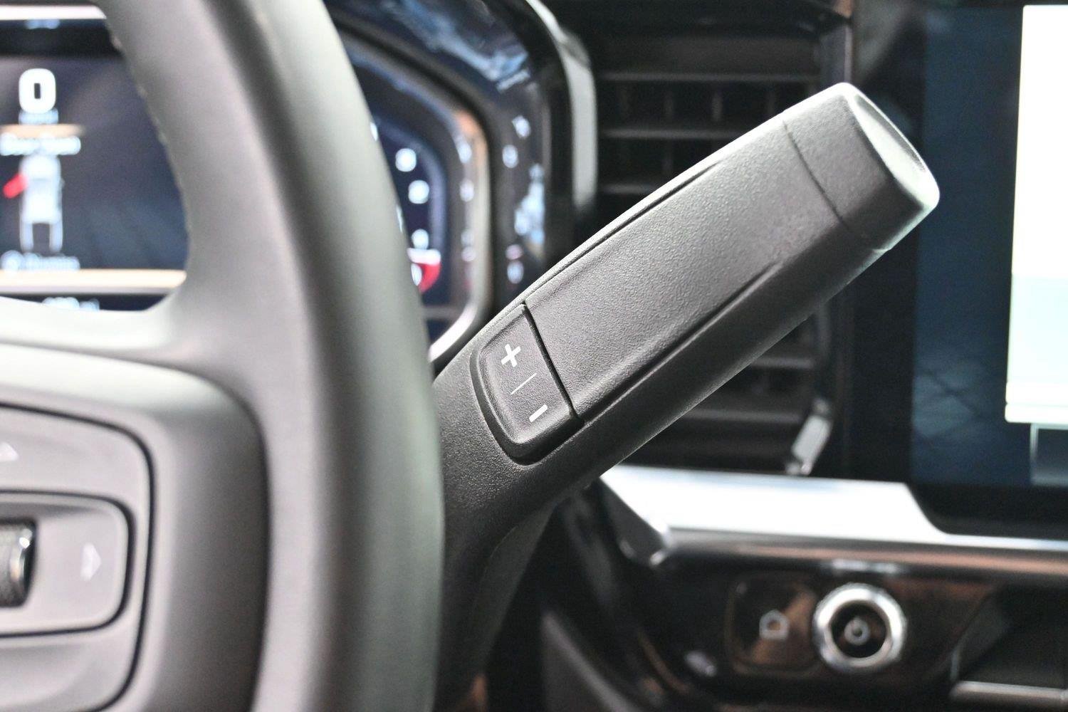 Used 2025 Onyx Black GMC Elevation image 26