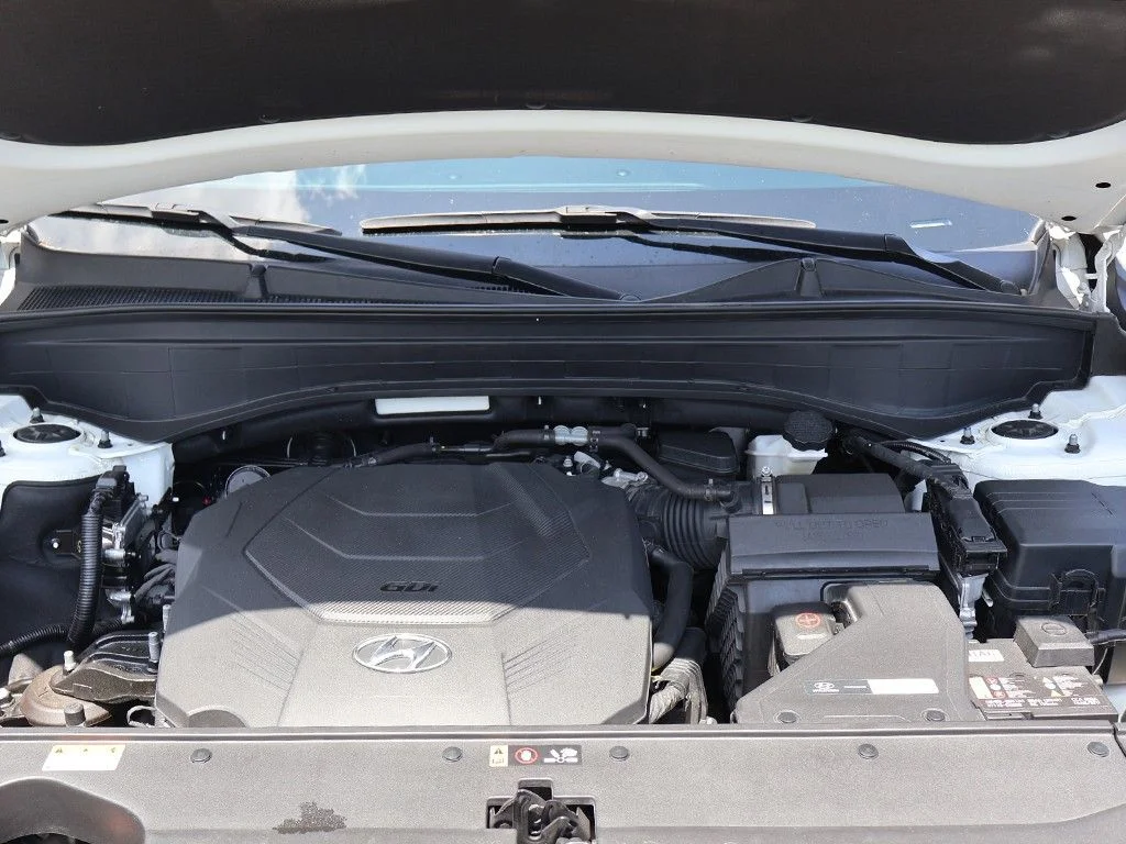Used 2024 White Hyundai SEL image 25
