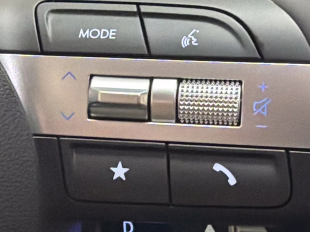New 2026 Shimmering Silver Hyundai SEL Convenience image 23
