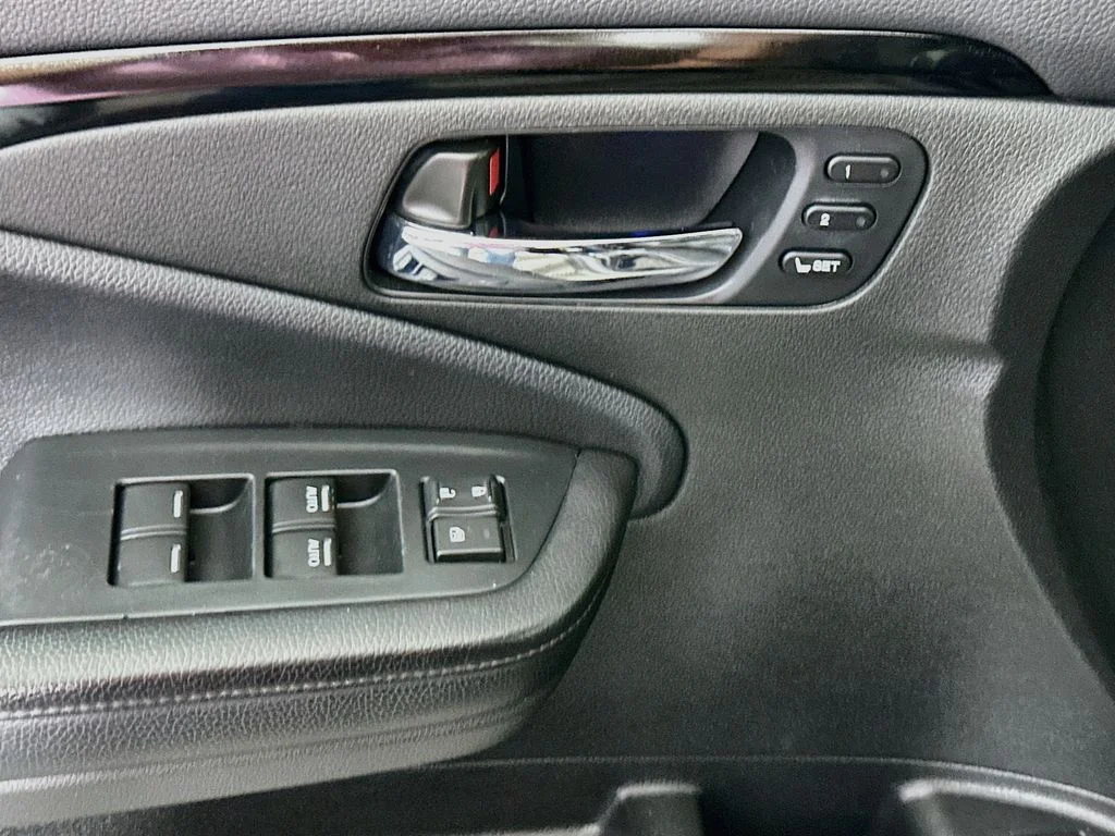 Used 2021 Crystal Black Pearl Honda Touring image 19