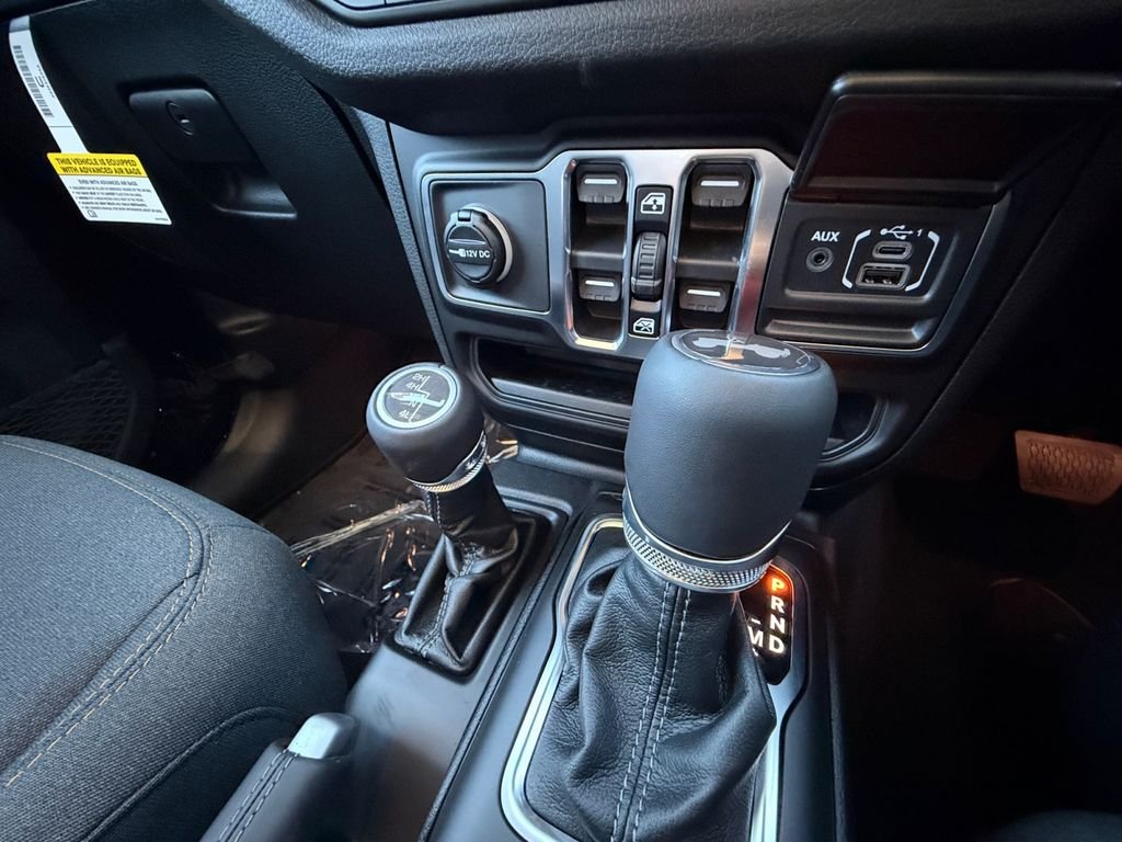 New 2026 Black Clearcoat Jeep Sport RHD image 23