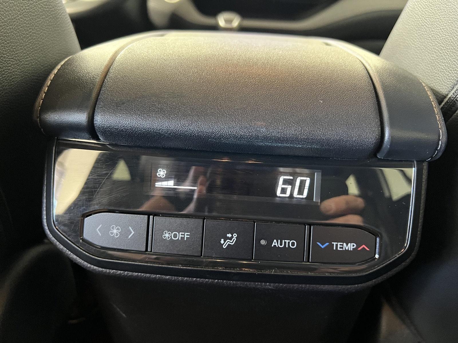 Used 2024 Wind Chill Pearl Toyota XSE image 27