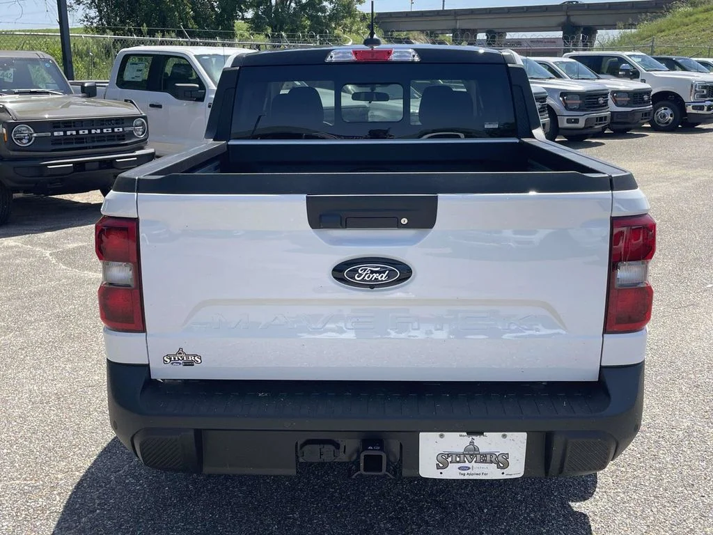 New 2026 Oxford White Ford Lariat image 4