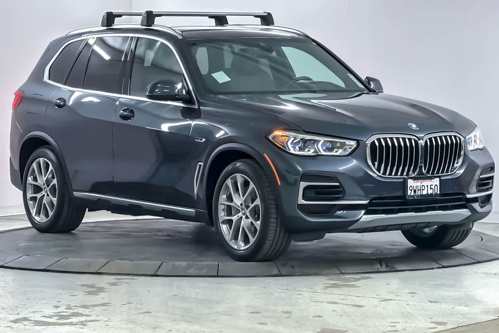 Used 2022 Arctic Grey Metallic BMW xDrive45e image 9