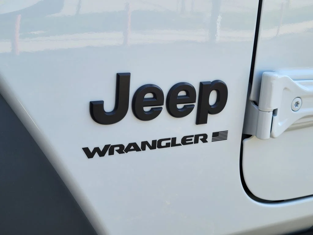 New 2026 Bright White Clear-Coat Exterior Paint Jeep Willys image 21