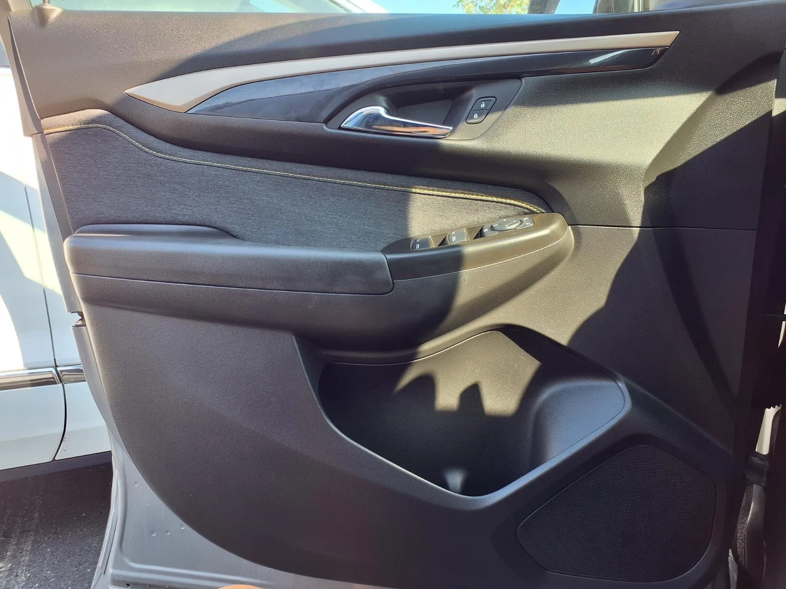 Used 2025 Sterling Gray Metallic Chevrolet ACTIV image 18