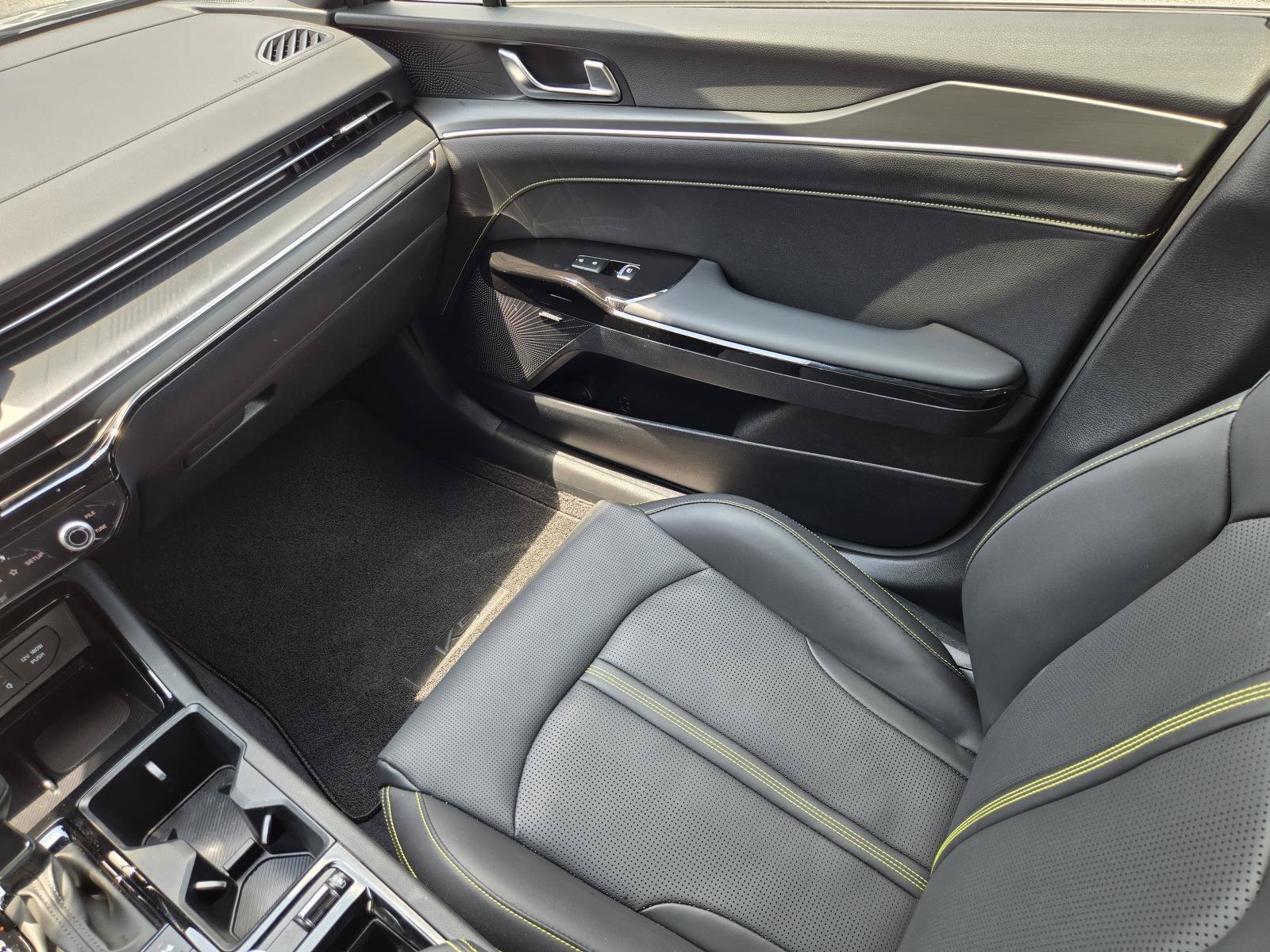 2025 Kia K5 GT - Photo 14