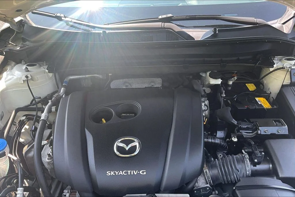 Used 2022 White Mazda 2.5 S image 10