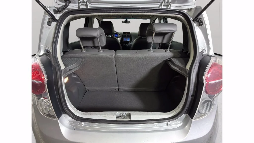 Used 2015 SILVER ICE Chevrolet LT image 28