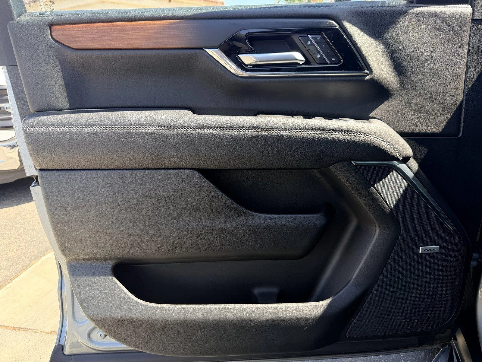 Used 2025 Sterling Metallic GMC Denali image 19