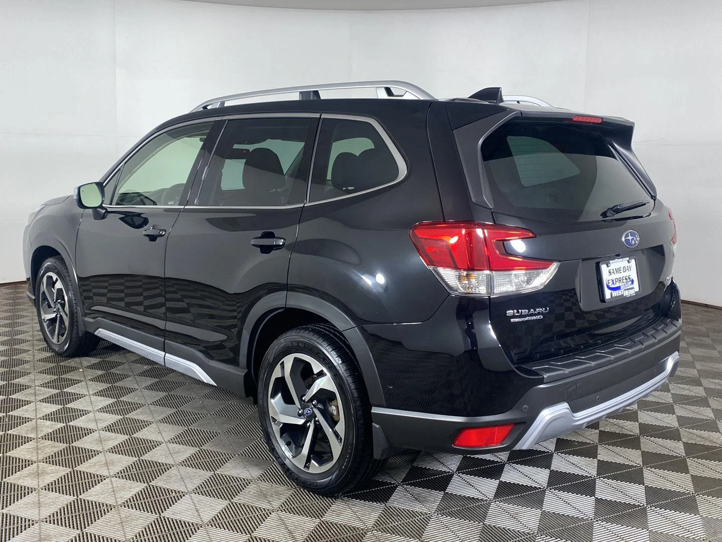 Used 2023 Crystal Black Silica Subaru Touring image 8