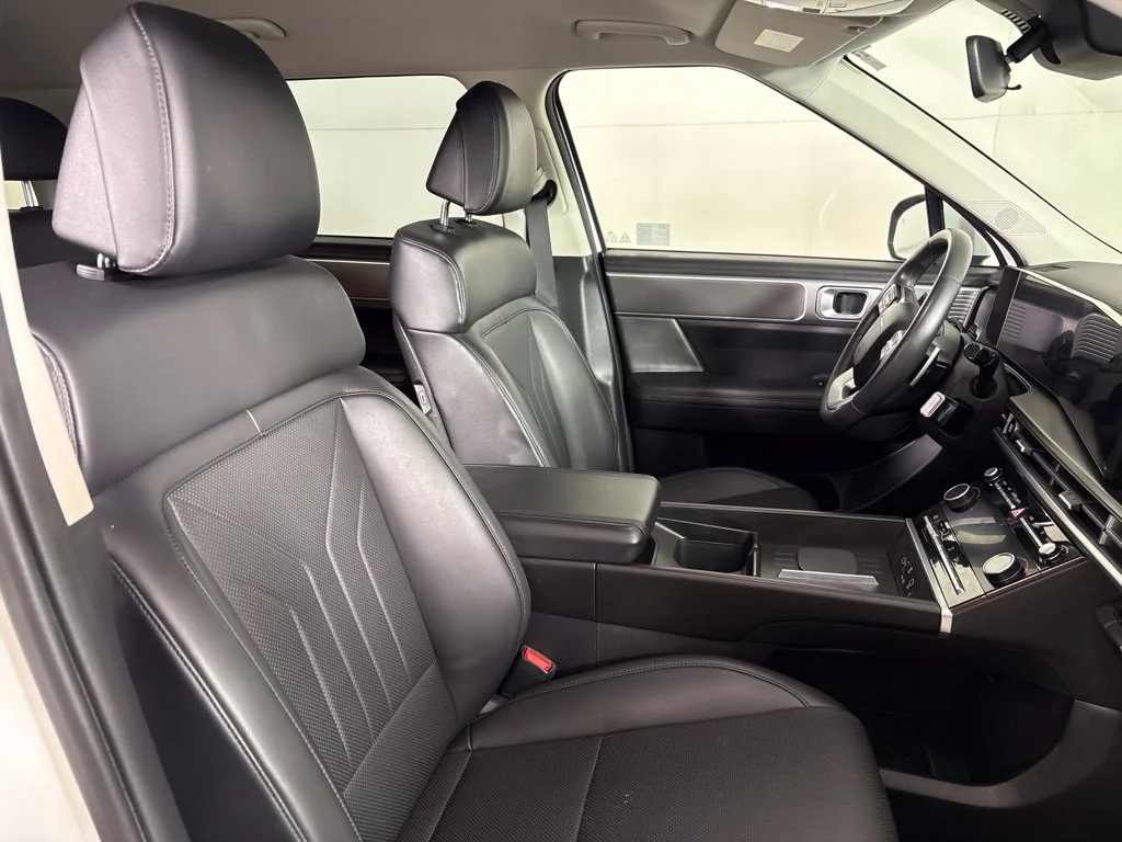 Used 2024 White Hyundai SEL image 18