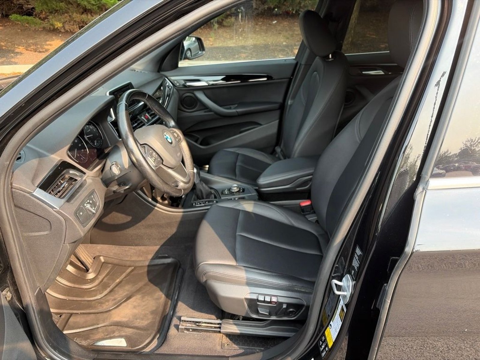 Used 2018 Jet Black BMW xDrive28i image 12