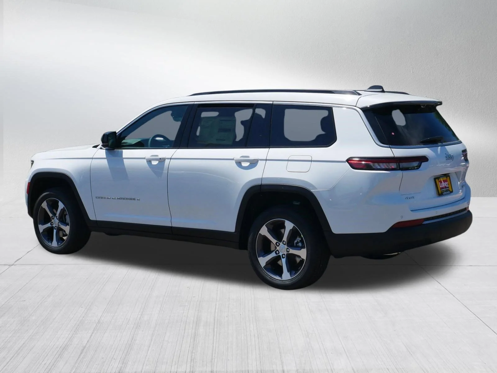 New 2026 Bright White Clear-Coat Exterior Paint Jeep Limited image 5