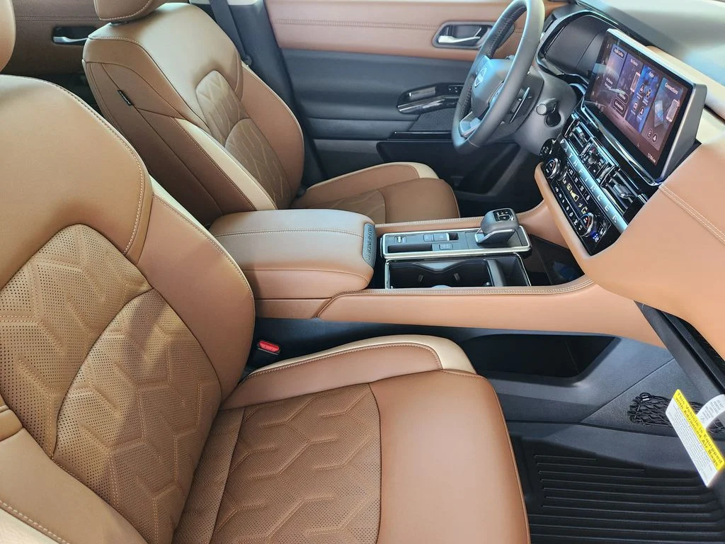 New 2026 Everest White Pearl TriCoat Nissan Platinum image 11