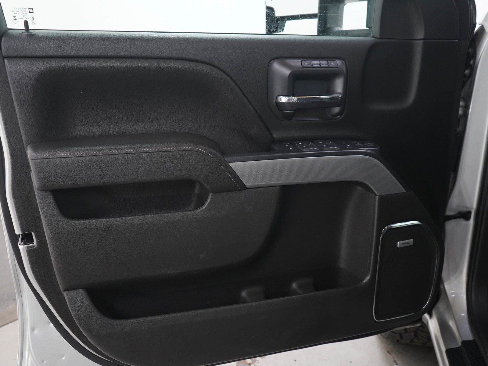Used 2015 Silver Ice Metallic Chevrolet LTZ image 20