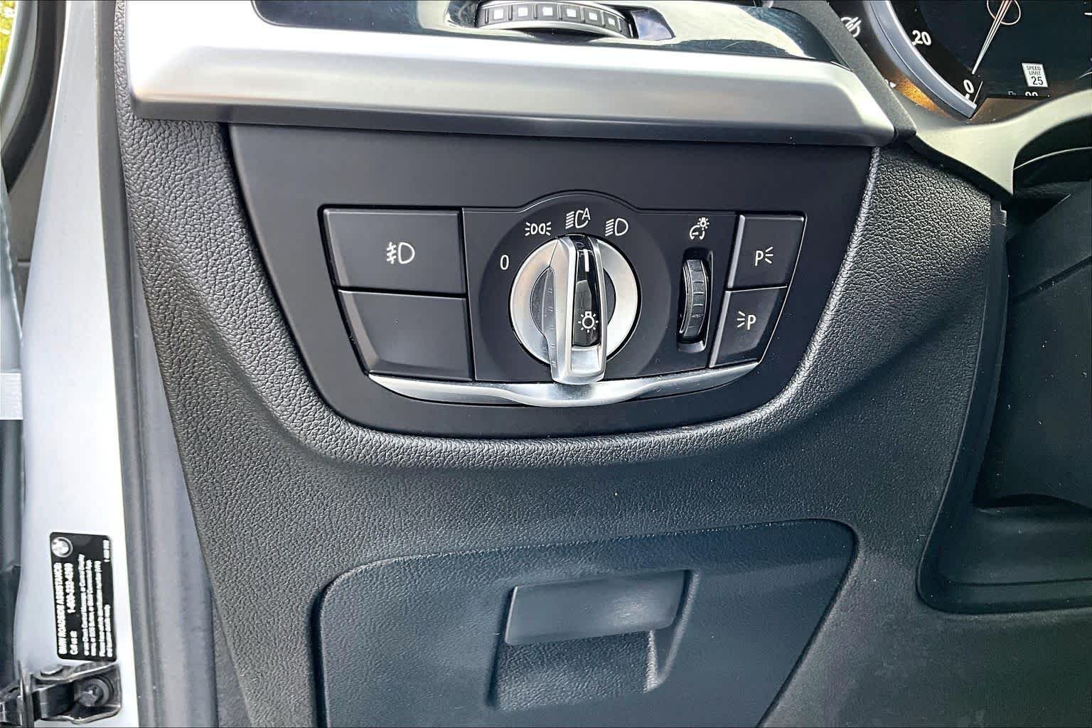 Used 2019 Glacier Silver Metallic BMW xDrive30i image 33