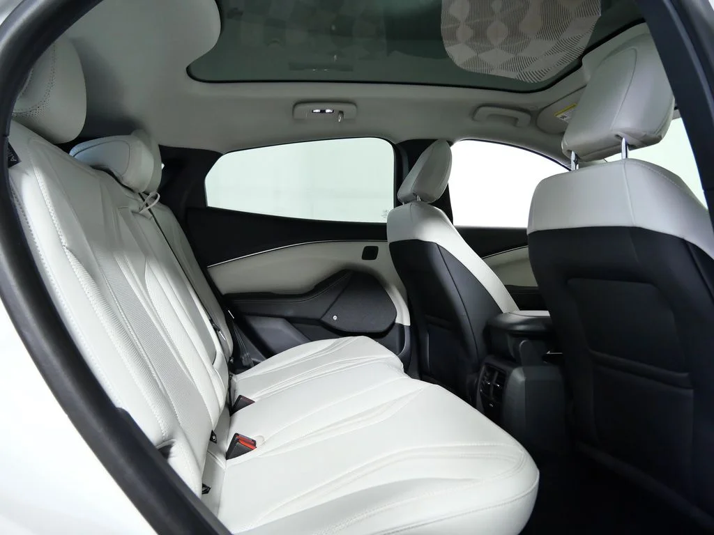 Used 2022 White Ford Premium image 13