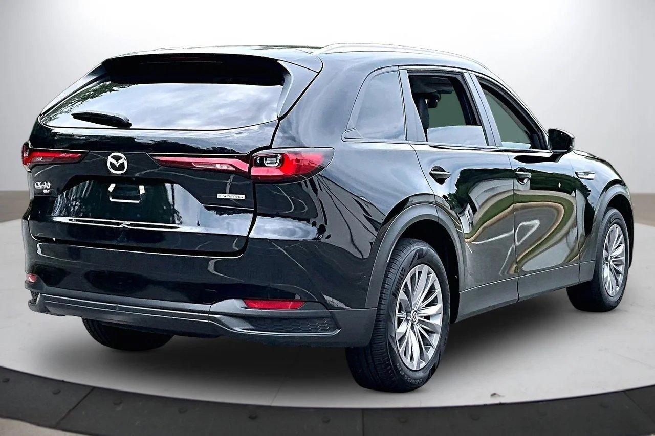 Used 2025 Black Mazda 3.3 Turbo Select image 9