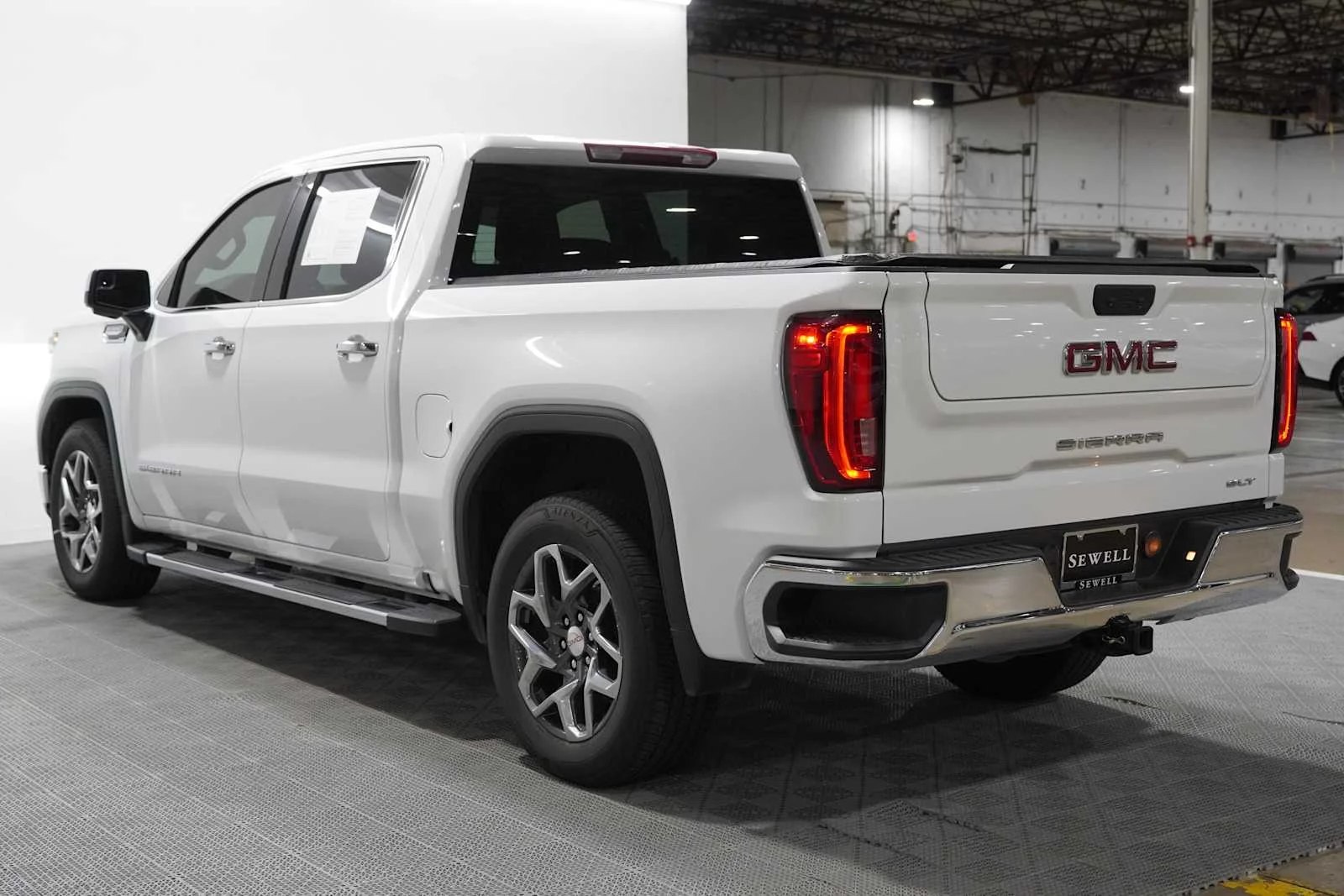 Used 2023 Summit White GMC SLT image 4