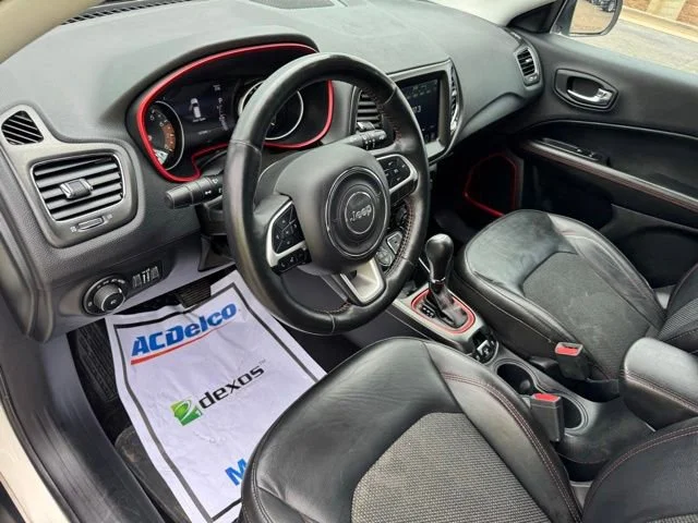 Used 2018 White Jeep Trailhawk 4x4 image 15