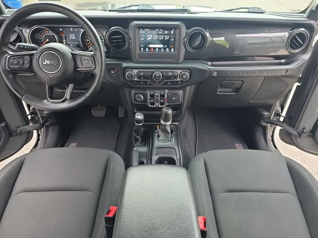 Used 2020 Gray Jeep Unlimited Sport Altitude image 10