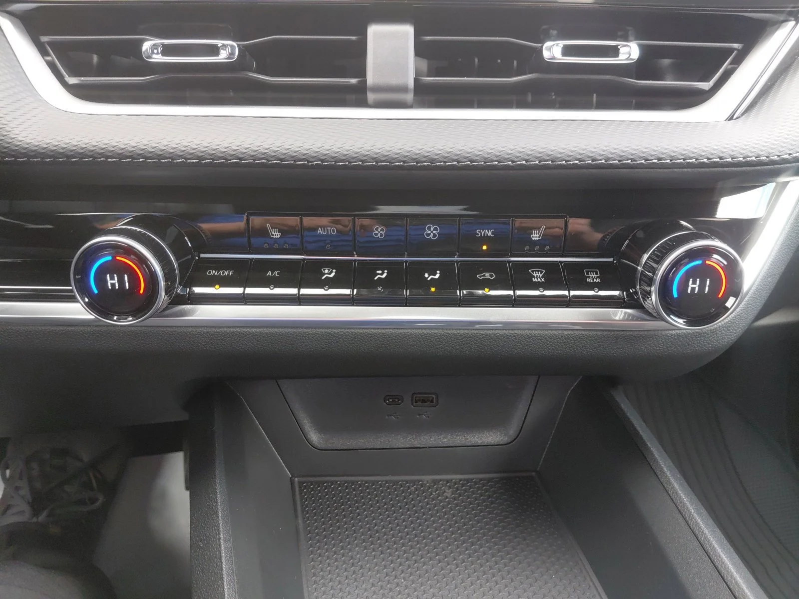 2027 Chevrolet Equinox LT - Photo 41