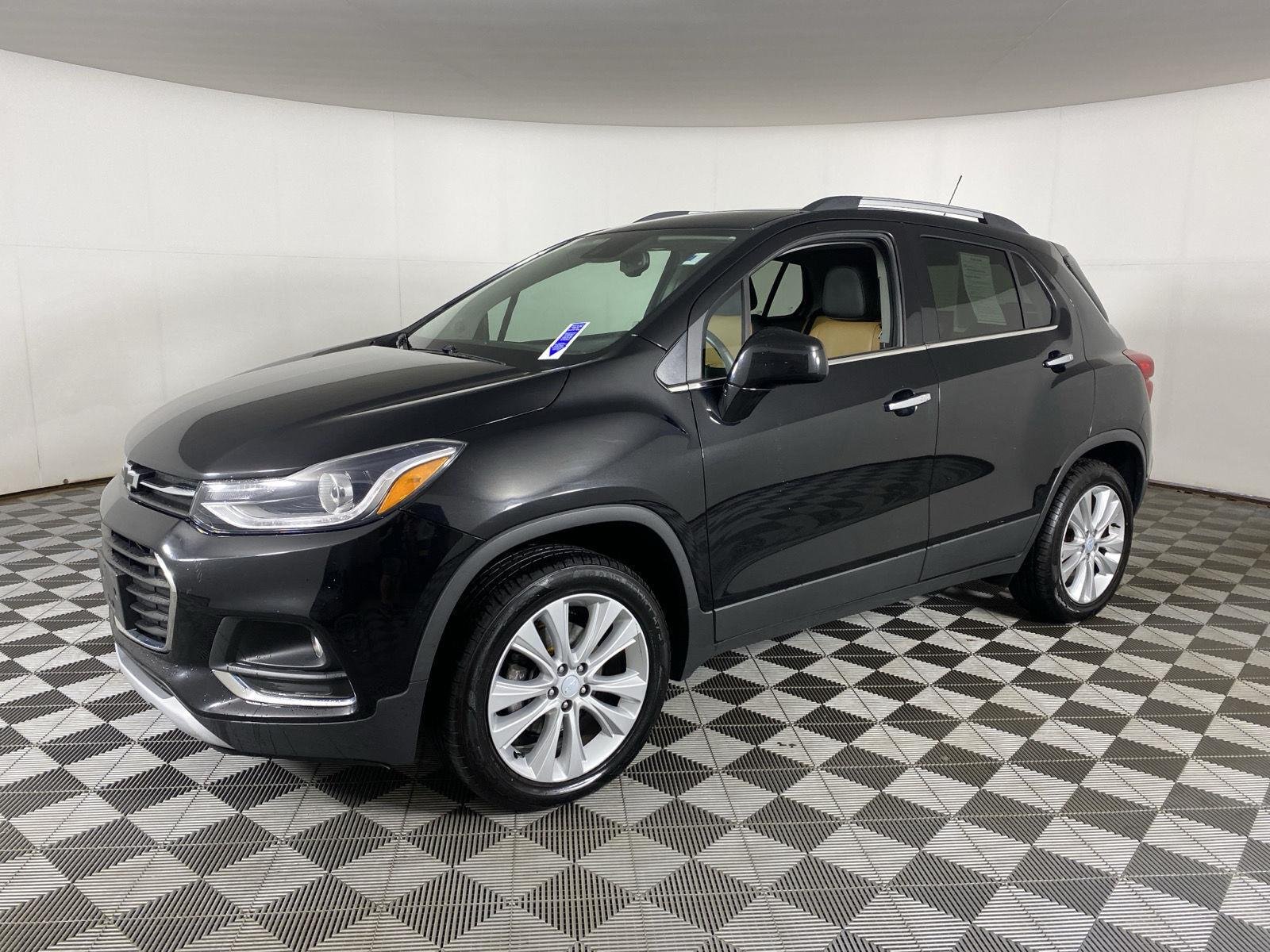Used 2019 Mosaic Black Metallic Chevrolet Premier image 3