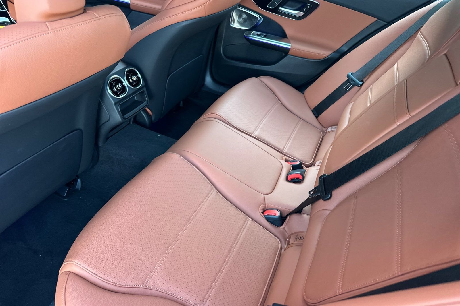 New 2025 Polar White Mercedes-Benz C 300 image 10