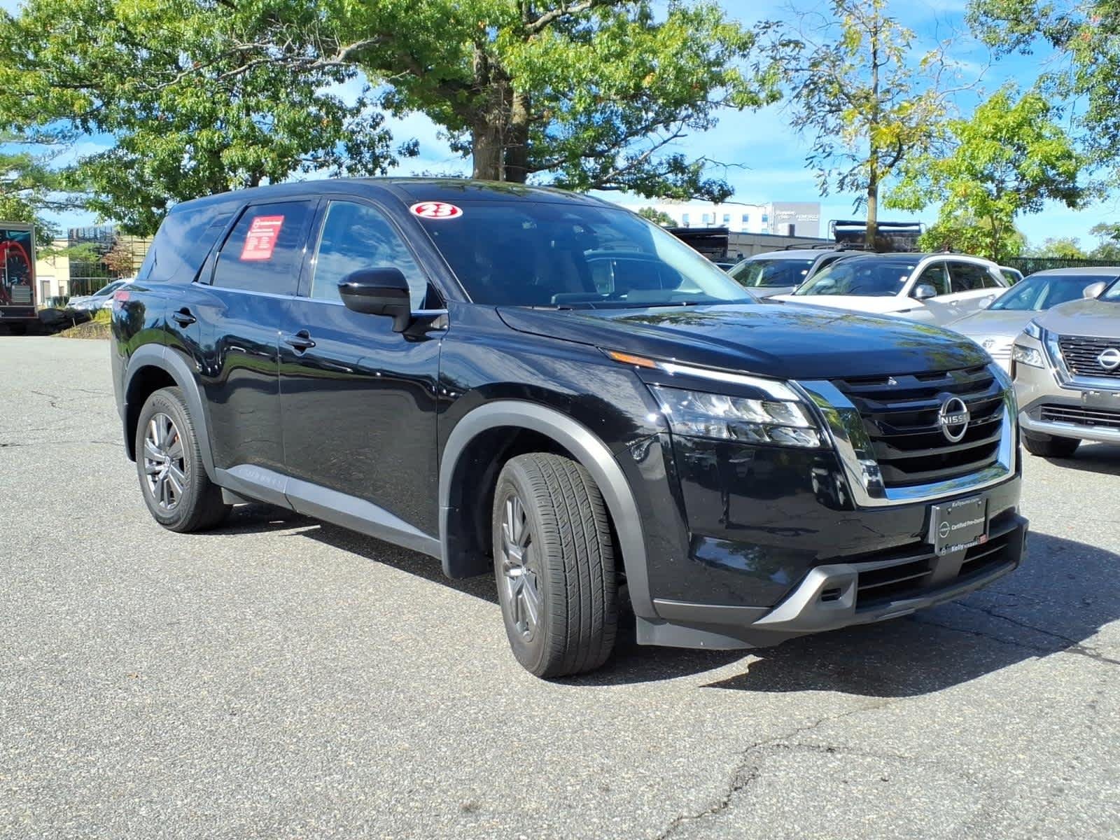 Certified Used 2023 Super Black Nissan S image 3