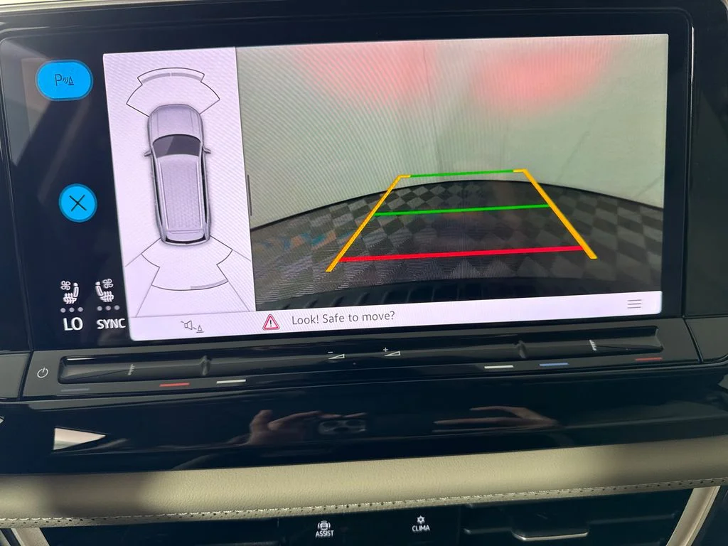 New 2026 Black Volkswagen 2.0T SE w/Technology image 21