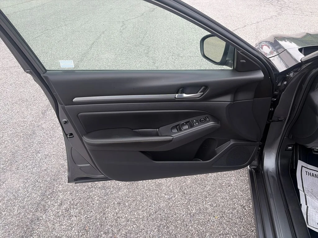 Used 2022 Gray Nissan 2.5 SV image 11