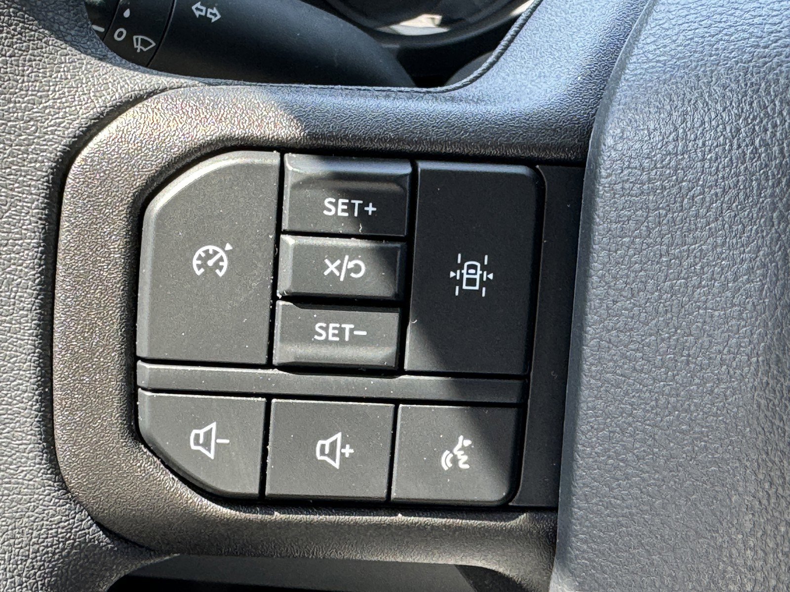 New 2024 Oxford White Ford F-350® XL image 18