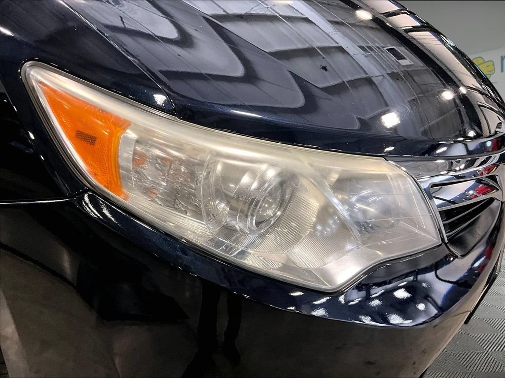 Used 2014 Gray Toyota LE image 33