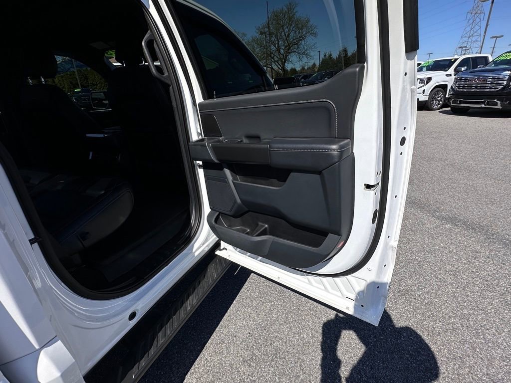 Used 2023 White Ford XLT image 18