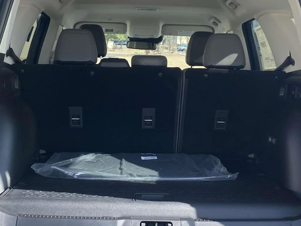 New 2025 Oxford White Ford Badlands® image 11