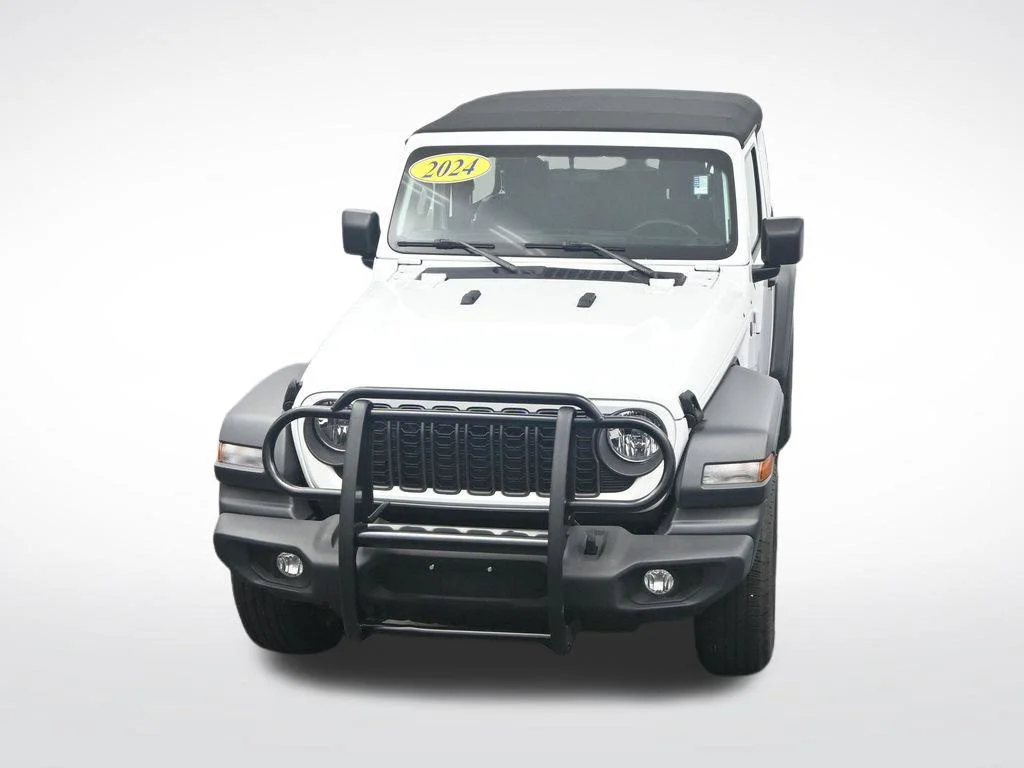 Used 2024 White Jeep Sport image 27