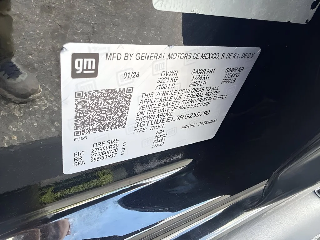 Used 2024 Black GMC AT4 image 36