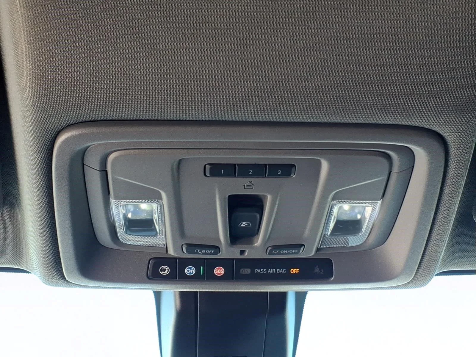 Used 2022 IRIDESCENT PEARL TRICOAT Chevrolet LTZ image 13