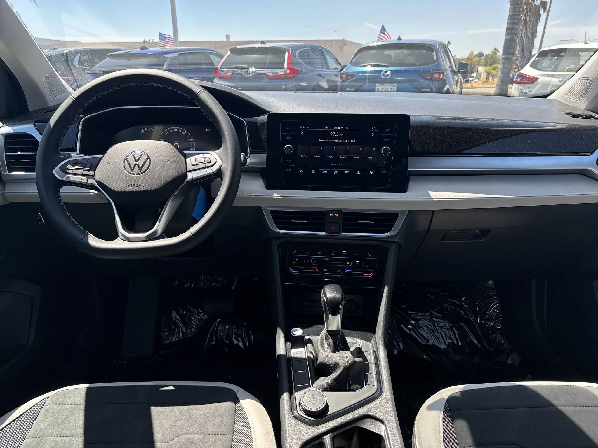 New 2026 Pyrite Silver Metallic Volkswagen SE image 17