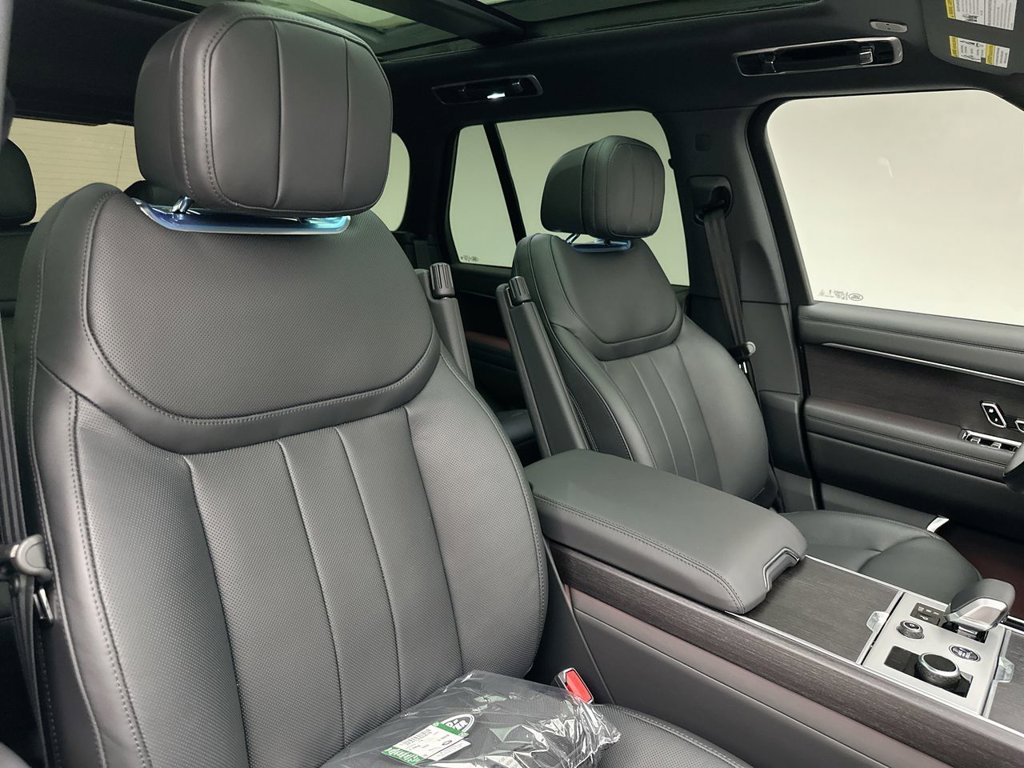 New 2027 Carpathian Grey Land Rover SE image 6
