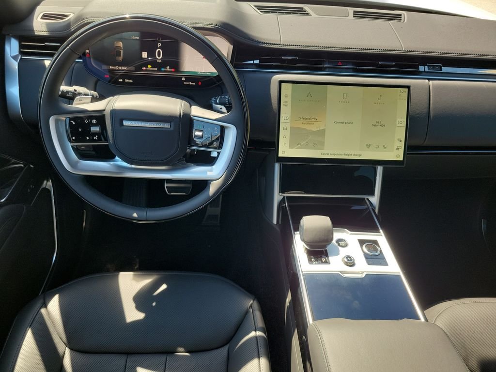 New 2027 Fuji White Land Rover SE image 18