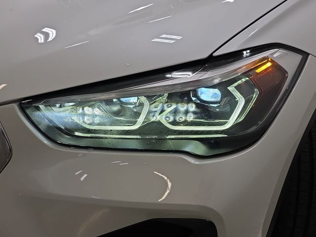 Used 2021 Mineral White Metallic BMW xDrive28i image 29