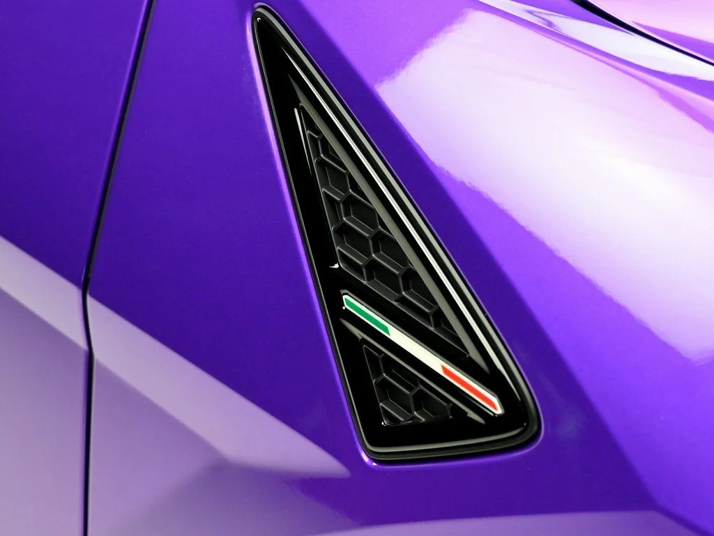 2025 Lamborghini Urus SE - Photo 21